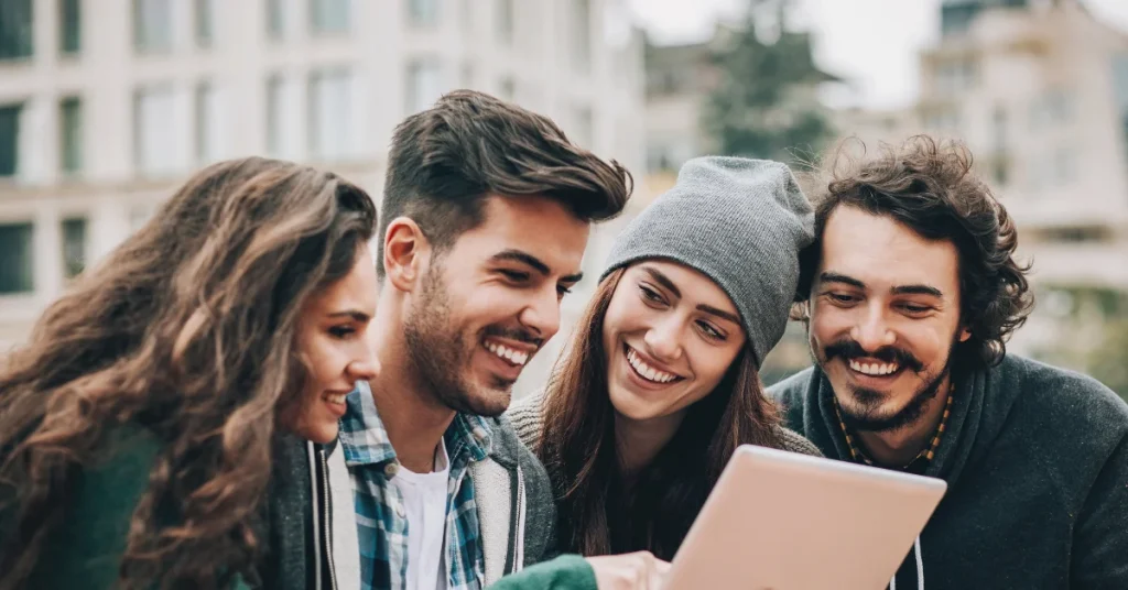Jovenes accediente al Bono Renta Joven